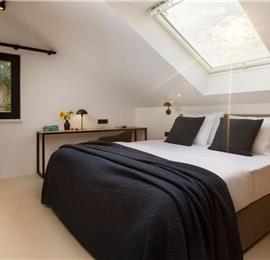 7 Bedroom Villa with Infinity Pool and Sea Views in Dubrovnik, Sleeps 14